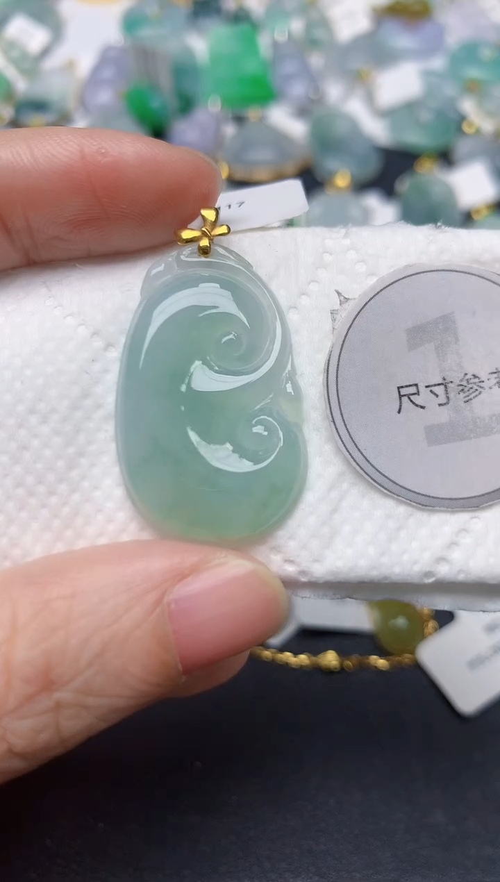 颈饰18K金镶嵌翡翠天然缅甸A货翡翠