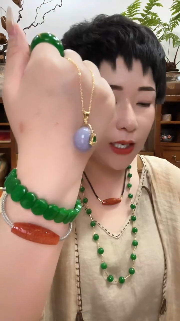 翡翠未镶嵌颈饰552