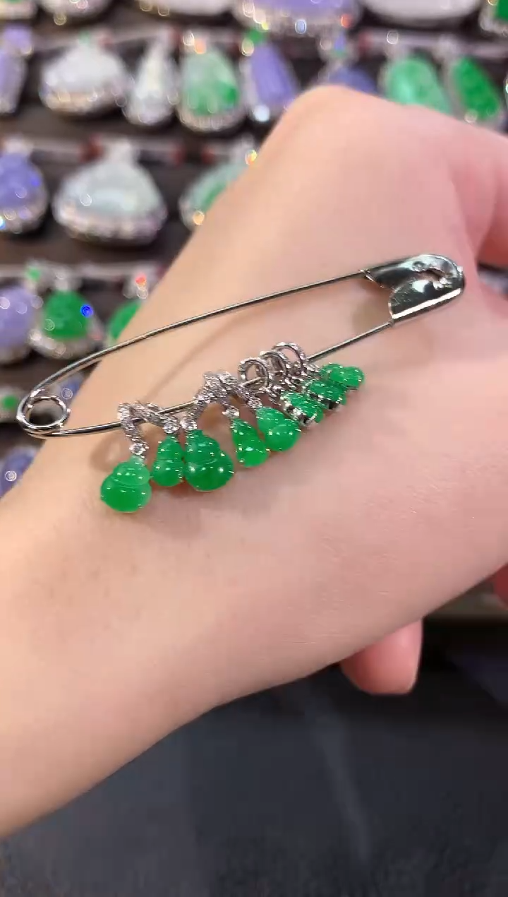 吊坠(不含链)18K金镶嵌翡翠冬日珠宝多样性发货一件E4