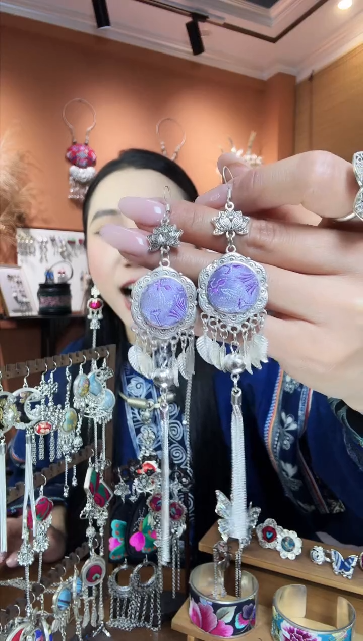 【闪购商品】刺绣纯手工民族风耳环