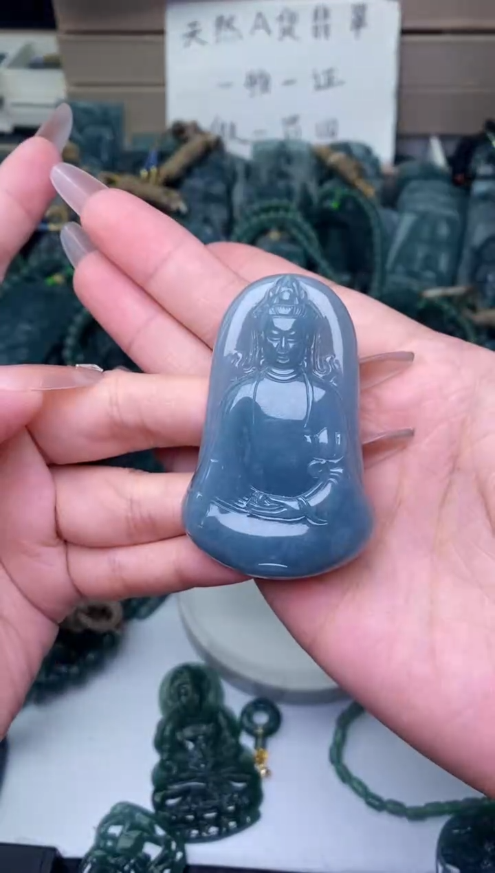 颈饰未镶嵌翡翠          