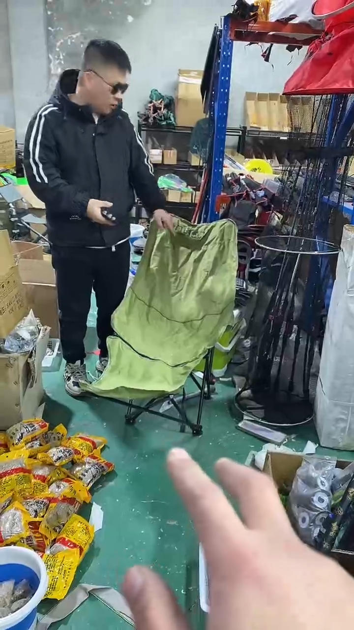 带推脱月亮椅子    