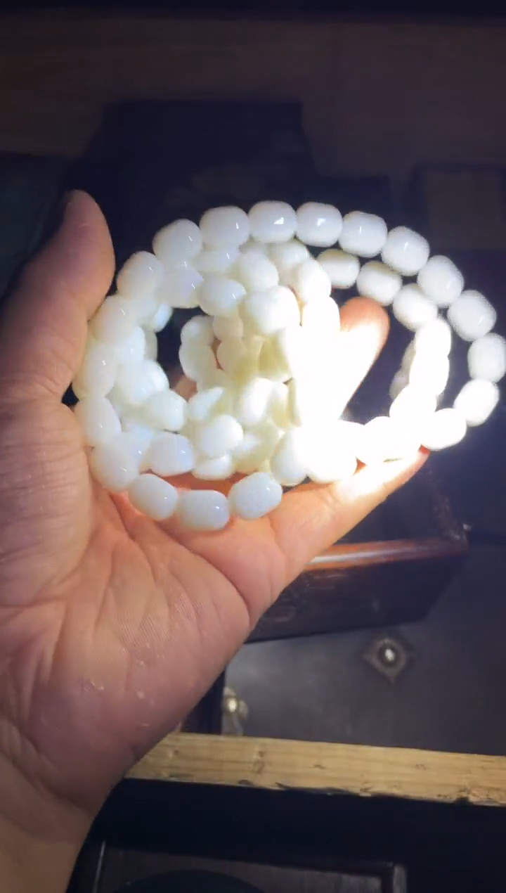 和田玉未镶嵌颈饰羊脂白米粒108颗项链1件