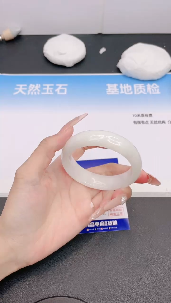 和田玉手镯未镶嵌29G74-54