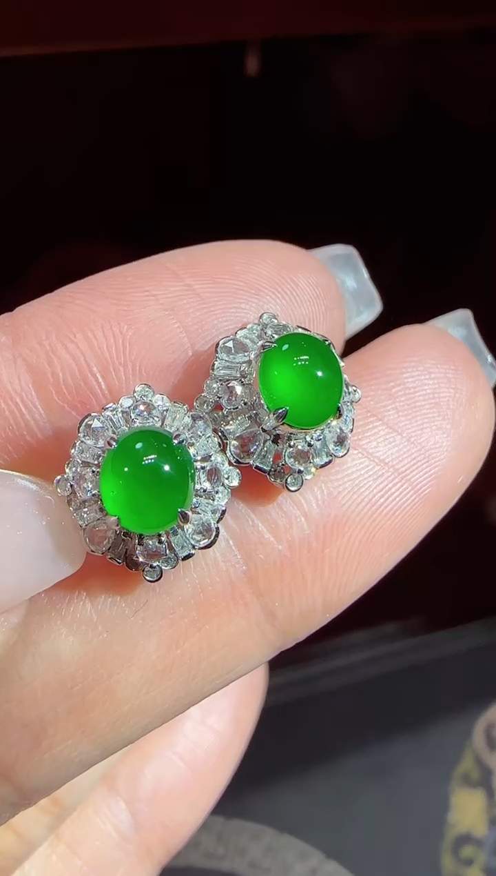 【闪购商品】翡翠耳饰18K金镶嵌蛋面