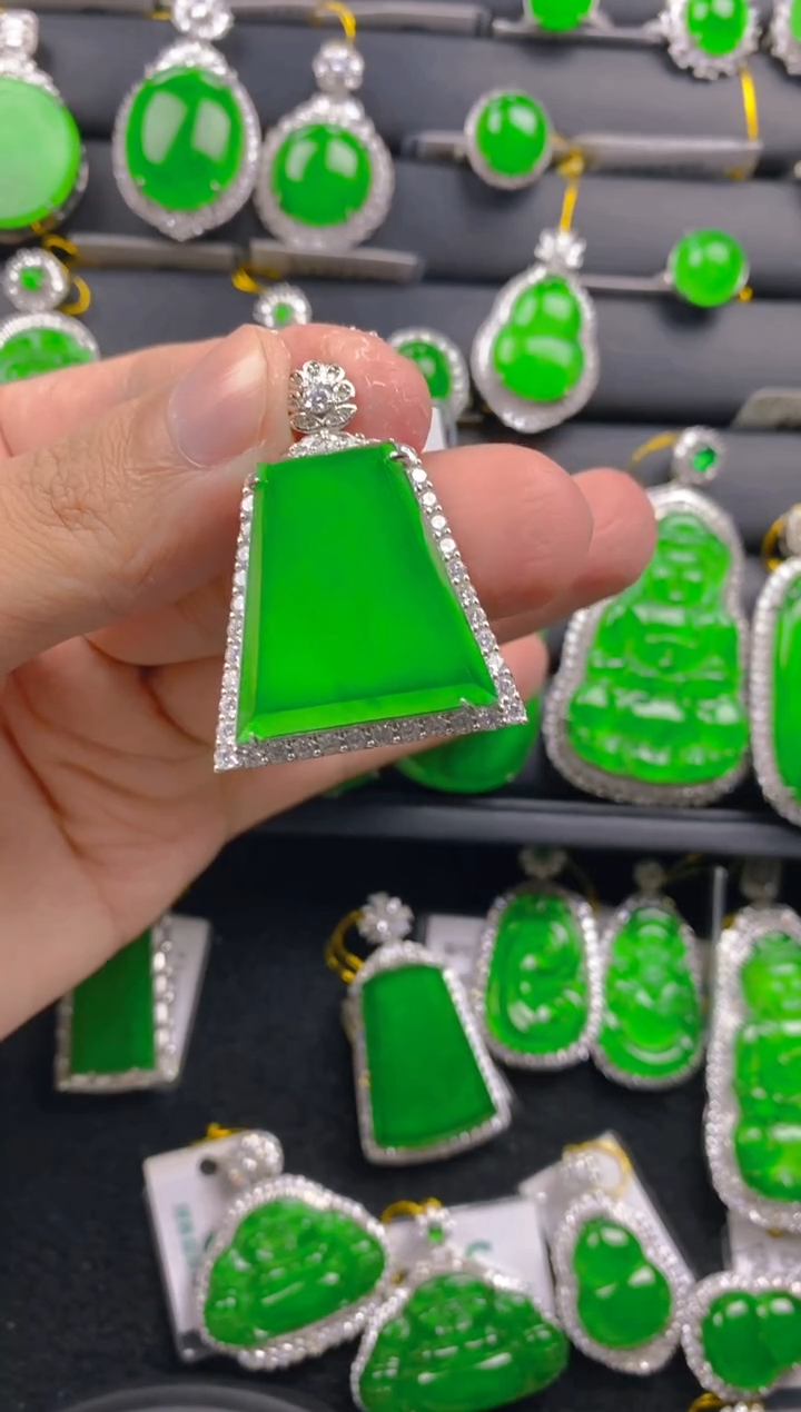 【闪购商品】翡翠颈饰银S925镶嵌11111111