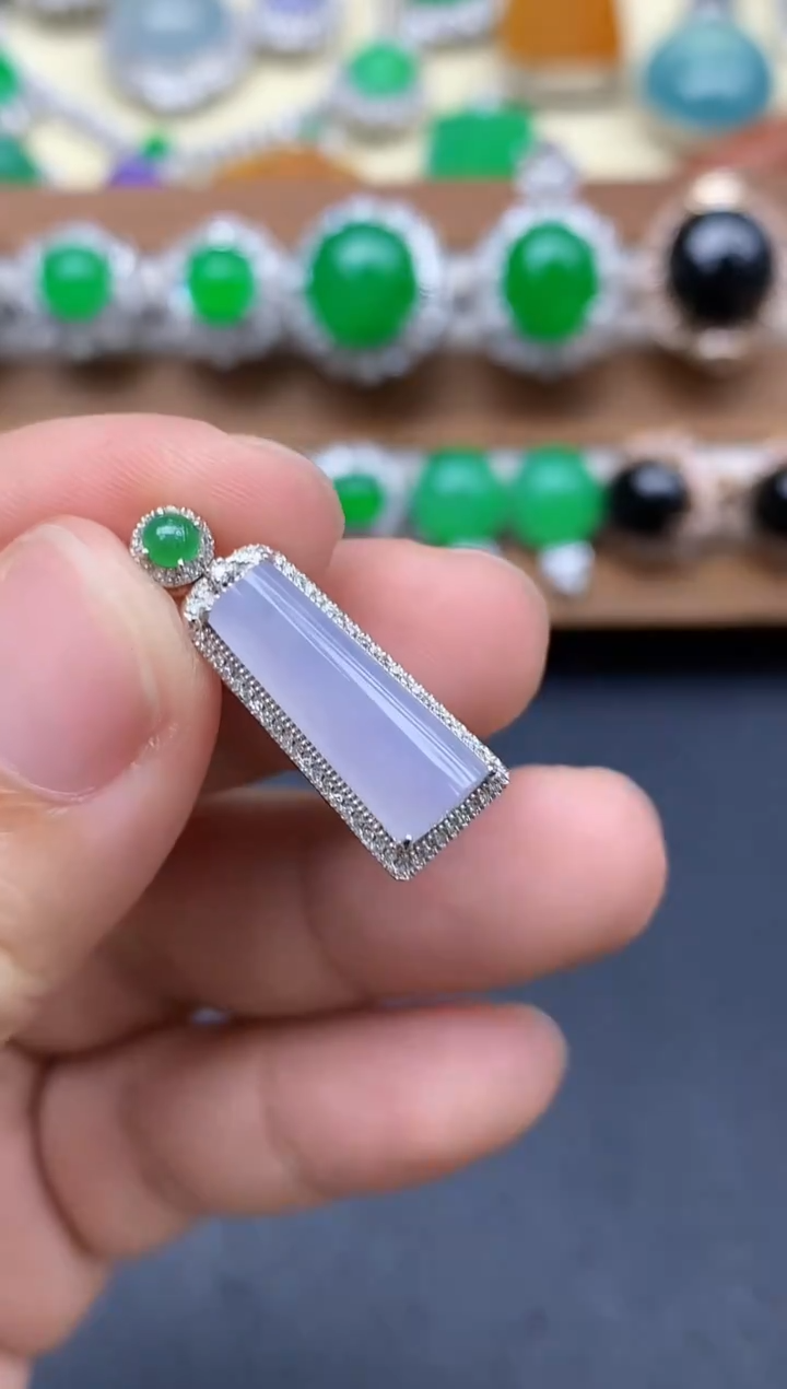 颈饰18K金镶嵌翡翠475-中国好珍宝