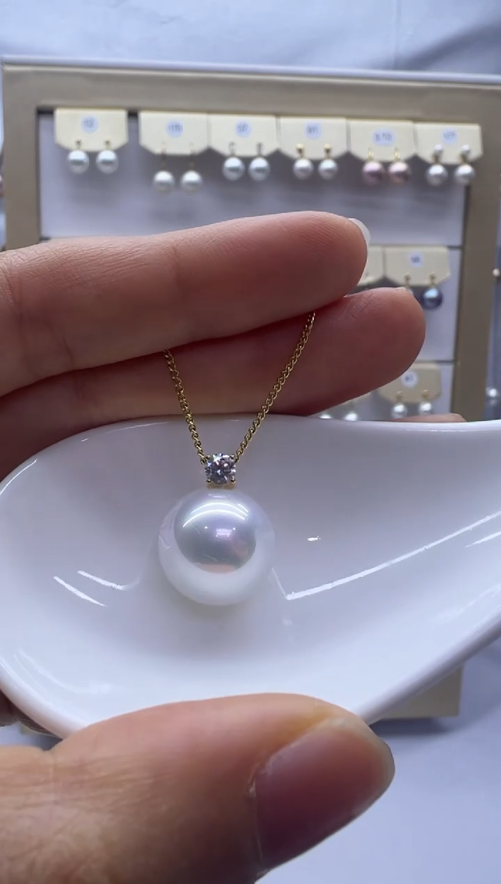 吊坠(不含链)18K金镶嵌淡水珍珠王妃