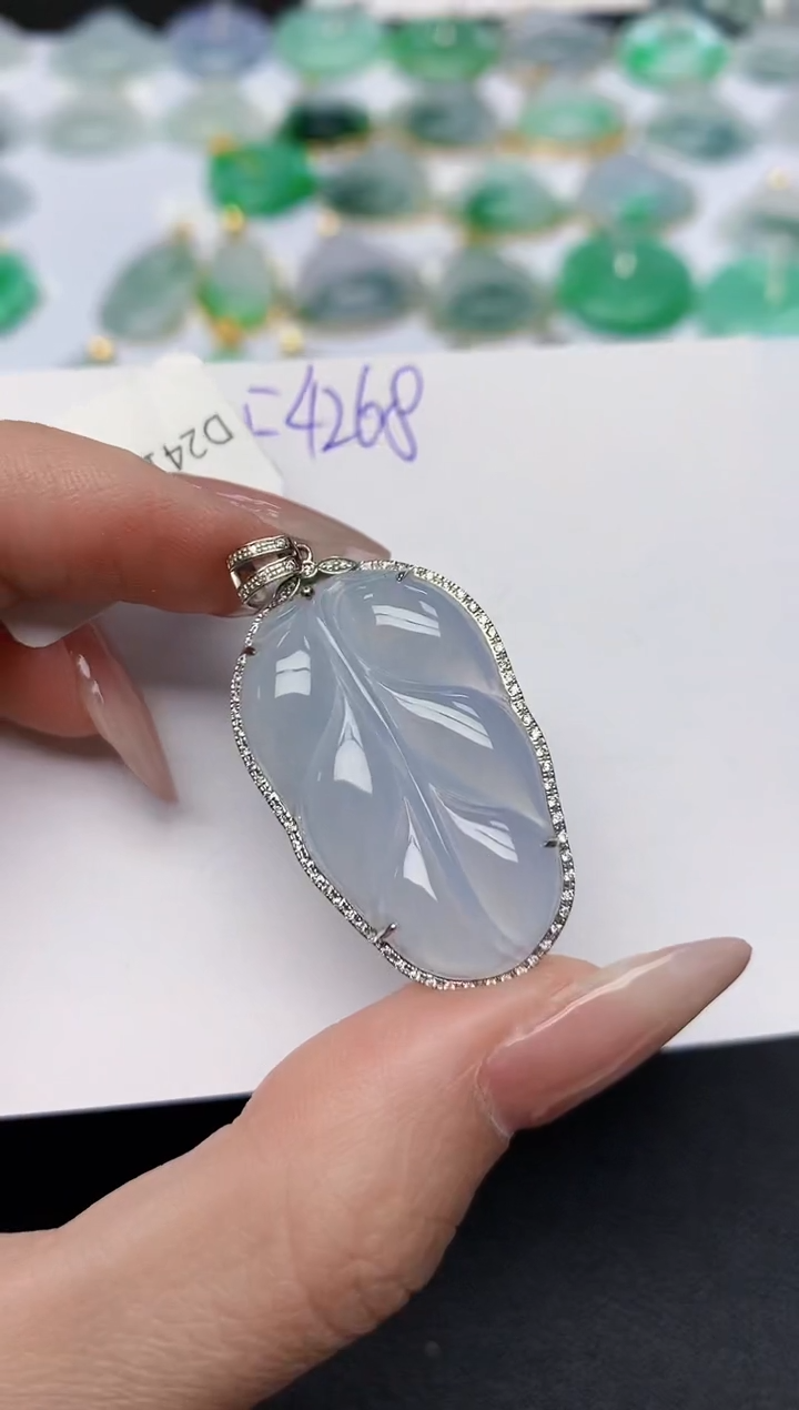 颈饰18K金镶嵌翡翠天然缅甸A货翡翠百元以上9元证书费自理