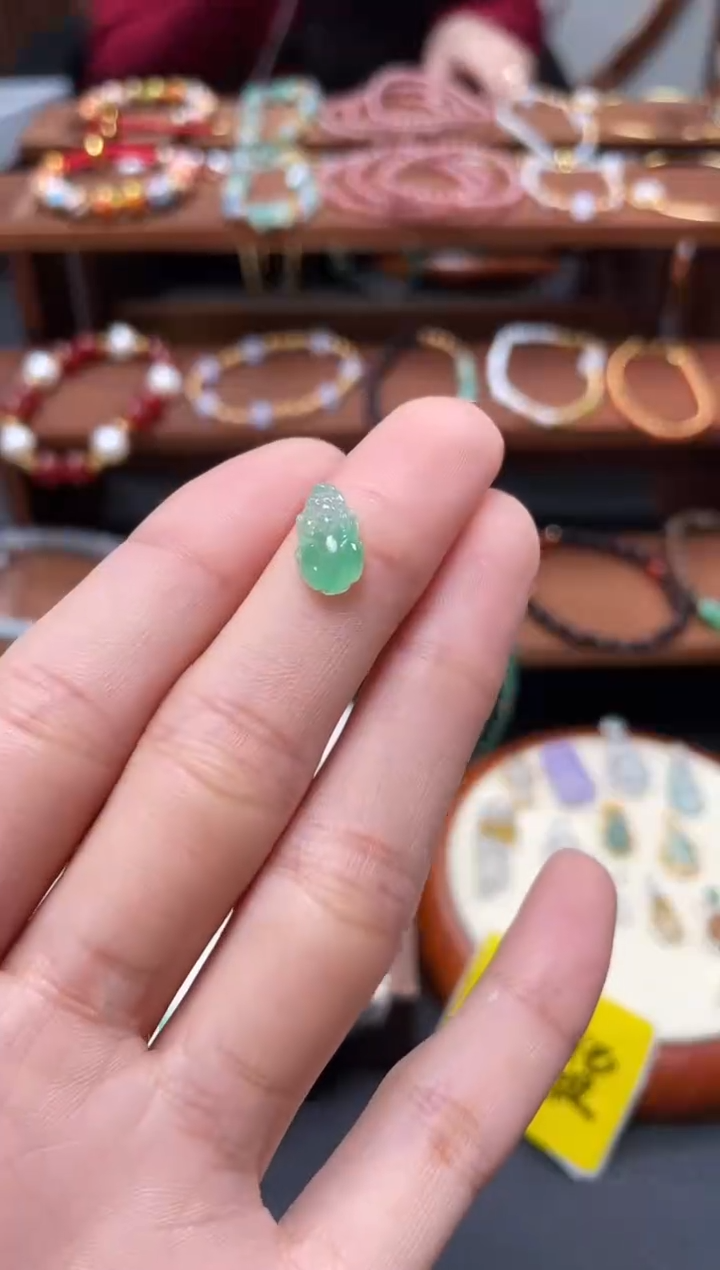 【闪购商品】翡翠吊坠(不含链)未镶嵌一个  JK473
