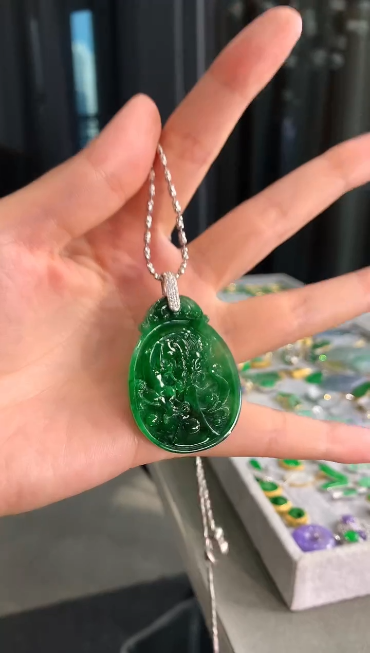 【闪购商品】翡翠吊坠(不含链)18K金镶嵌吊坠