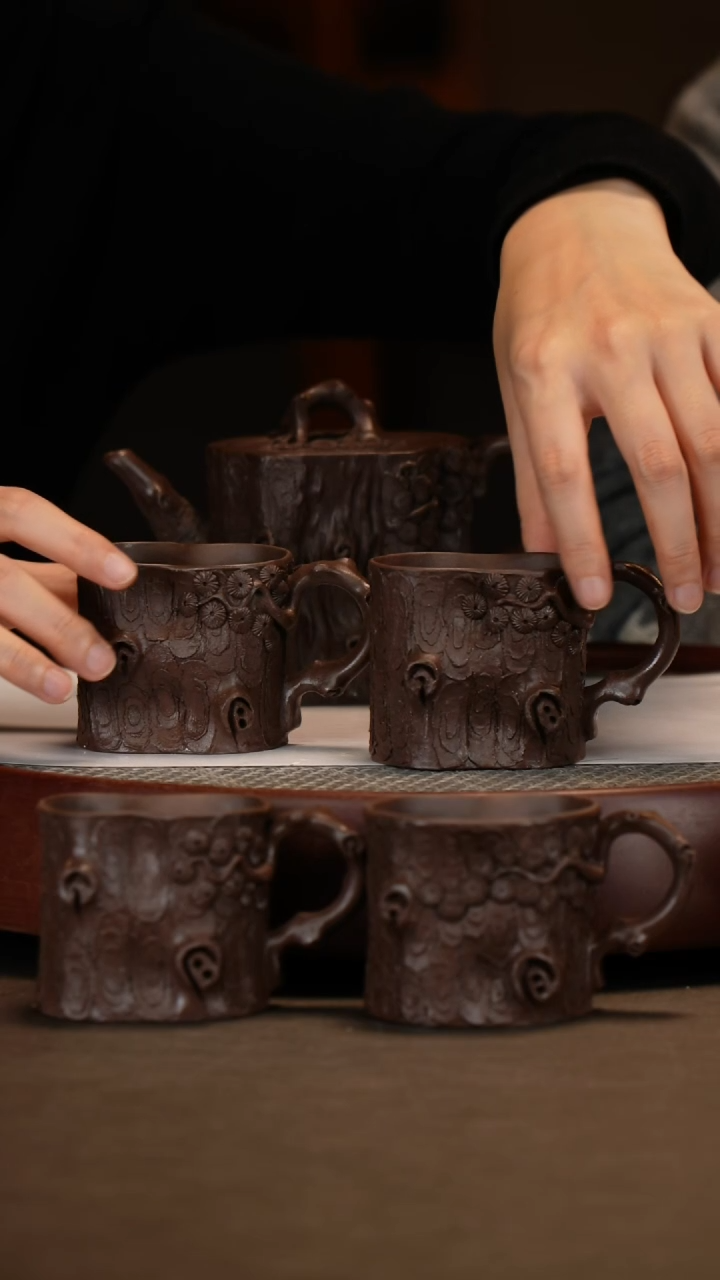 【闪购商品】紫砂茶壶长青松套组+桑黎兵+松鼠葡萄杯+松画