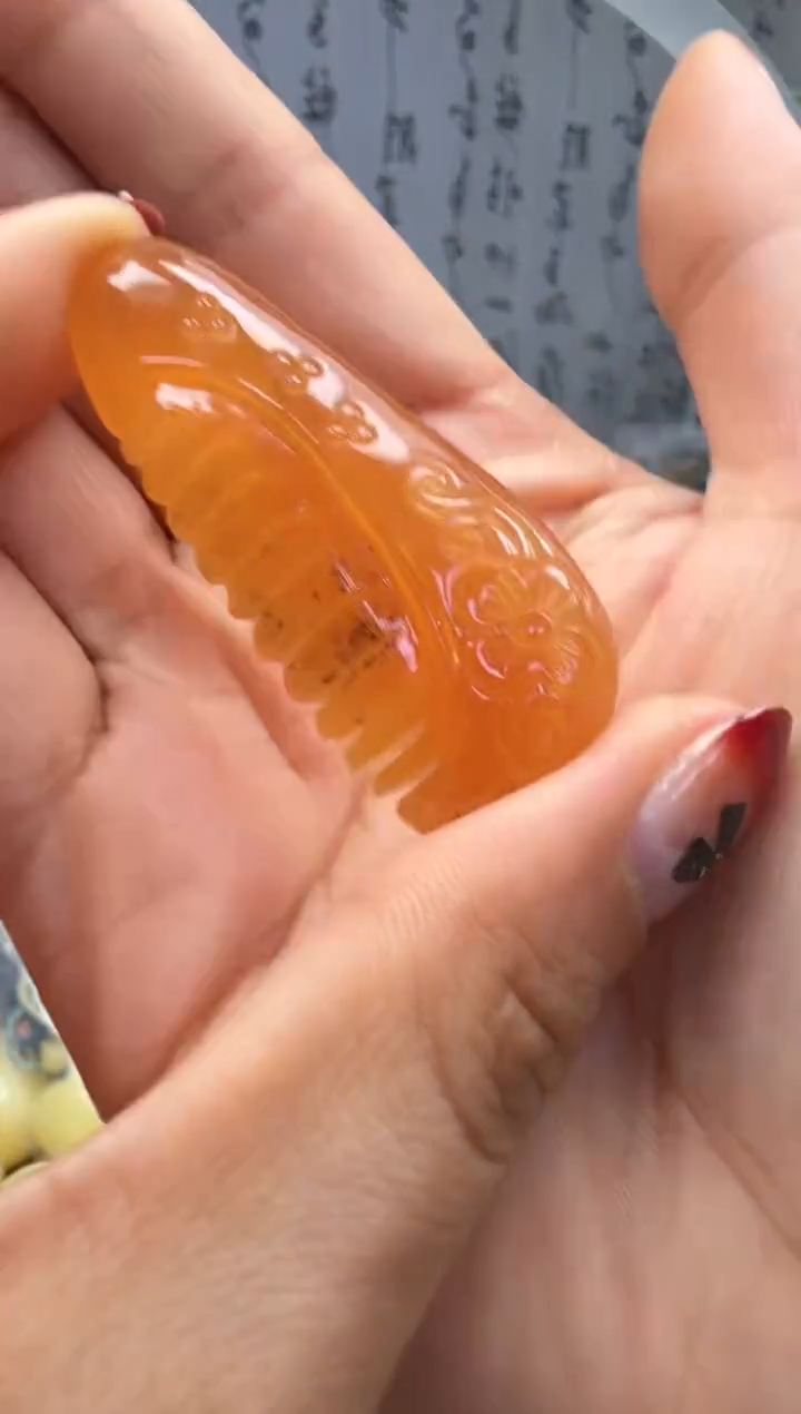 裸石琥珀未镶嵌如图