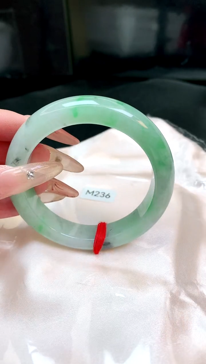 【闪购商品】翡翠手镯未镶嵌缅甸天然A货翡翠