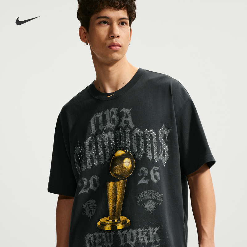 耐克纽约尼克斯队2026 NBA总冠军NIKE NBA 男子篮球短袖T恤JJ0565