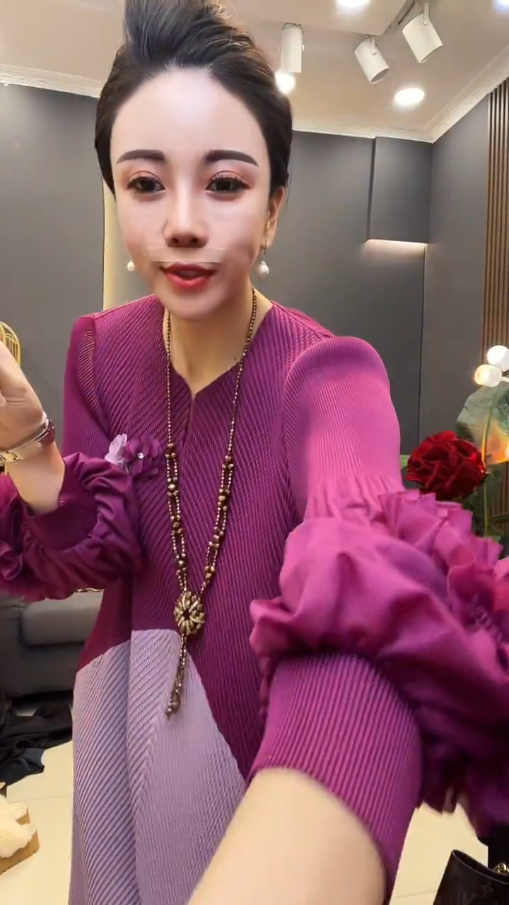 聚酯纤维（涤纶）玫紫色 裙