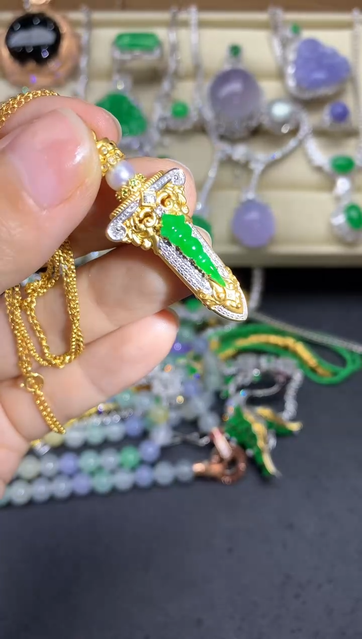 翡翠18K金镶嵌颈饰510-中国好珍宝