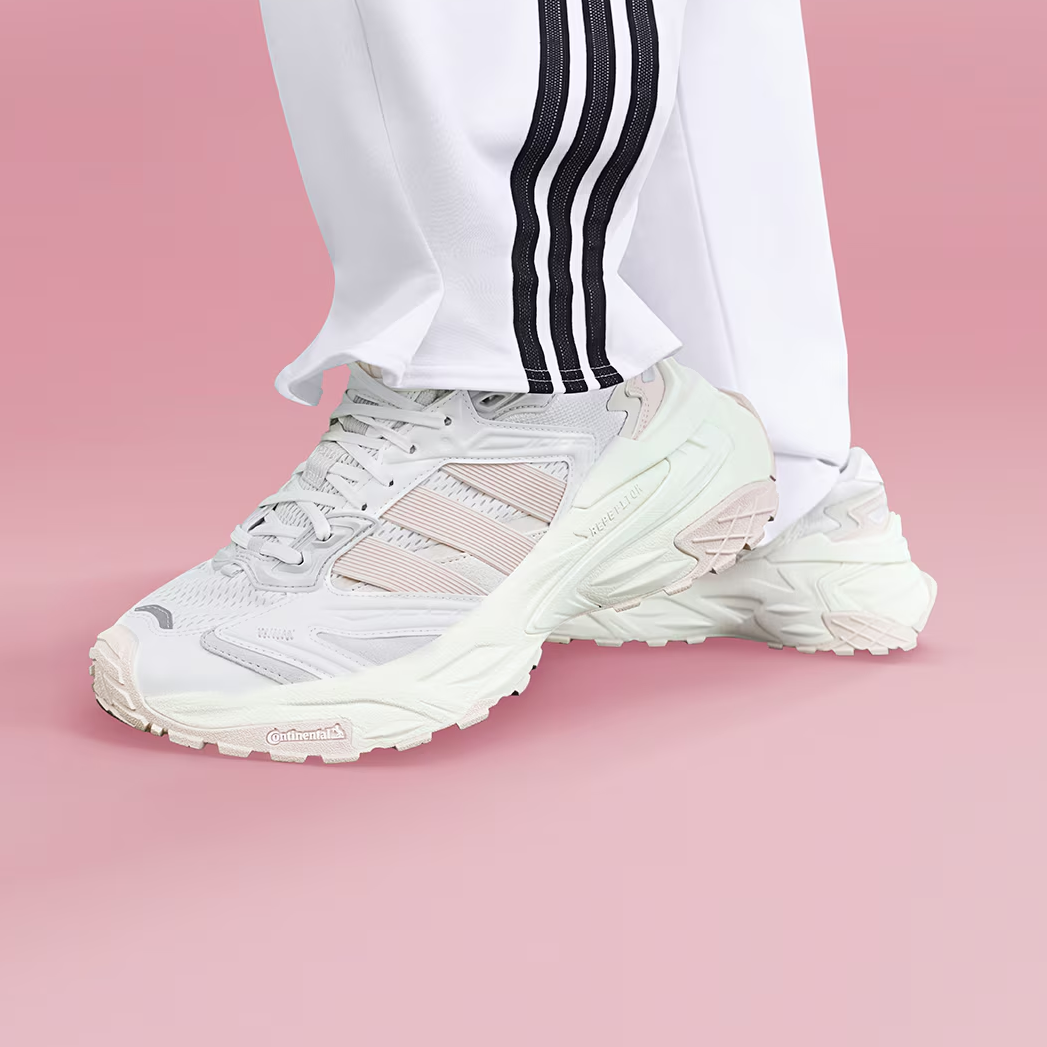 阿迪达斯/adidas女子粉色经典百搭耐磨缓震休闲低帮老爹鞋 JQ4085
