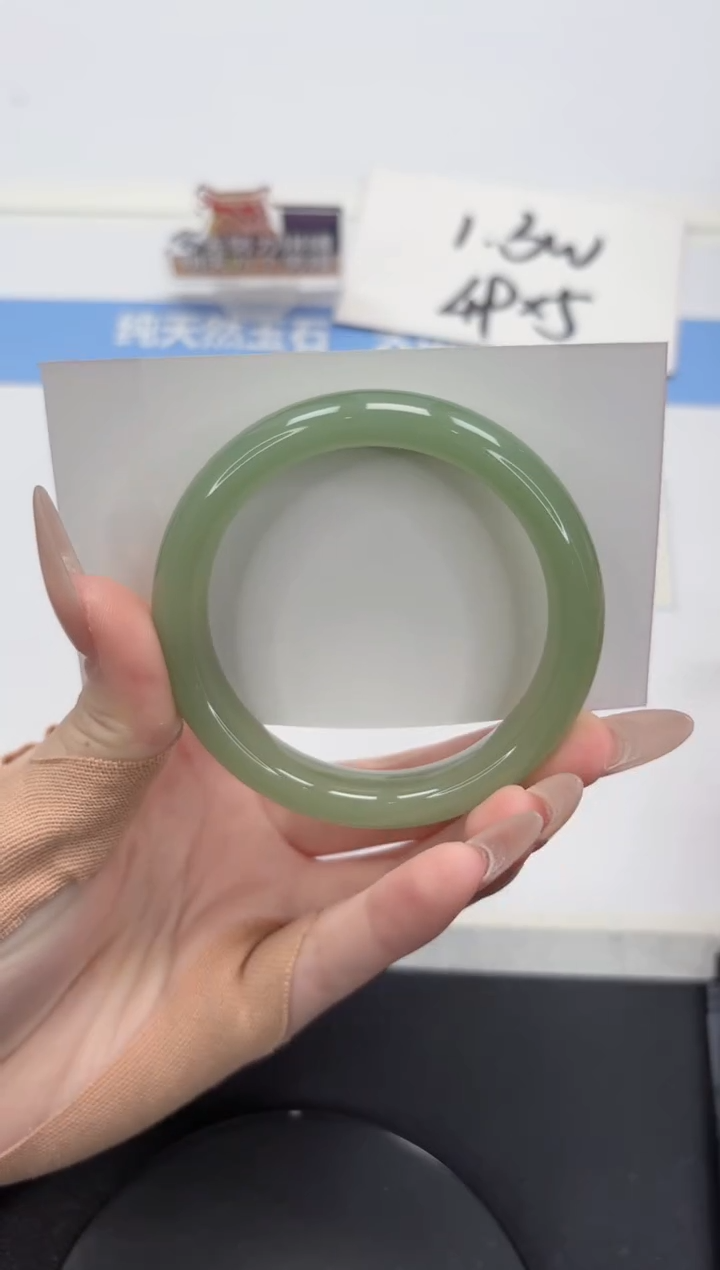 【闪购商品】石英质玉手镯未镶嵌A33-54.3