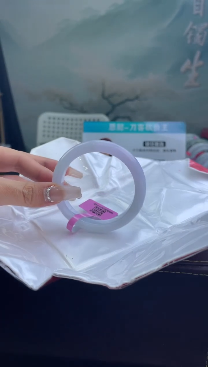 翡翠手镯未镶嵌7          
