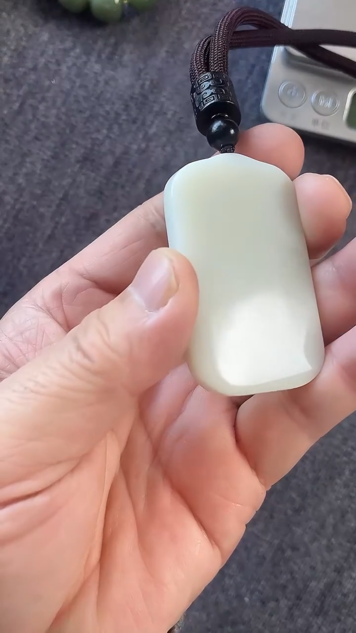 颈饰未镶嵌和田玉无事牌