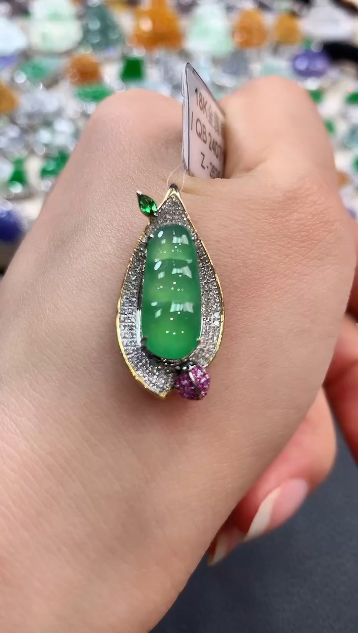 【闪购商品】翡翠吊坠(不含链)18K金镶嵌m69    