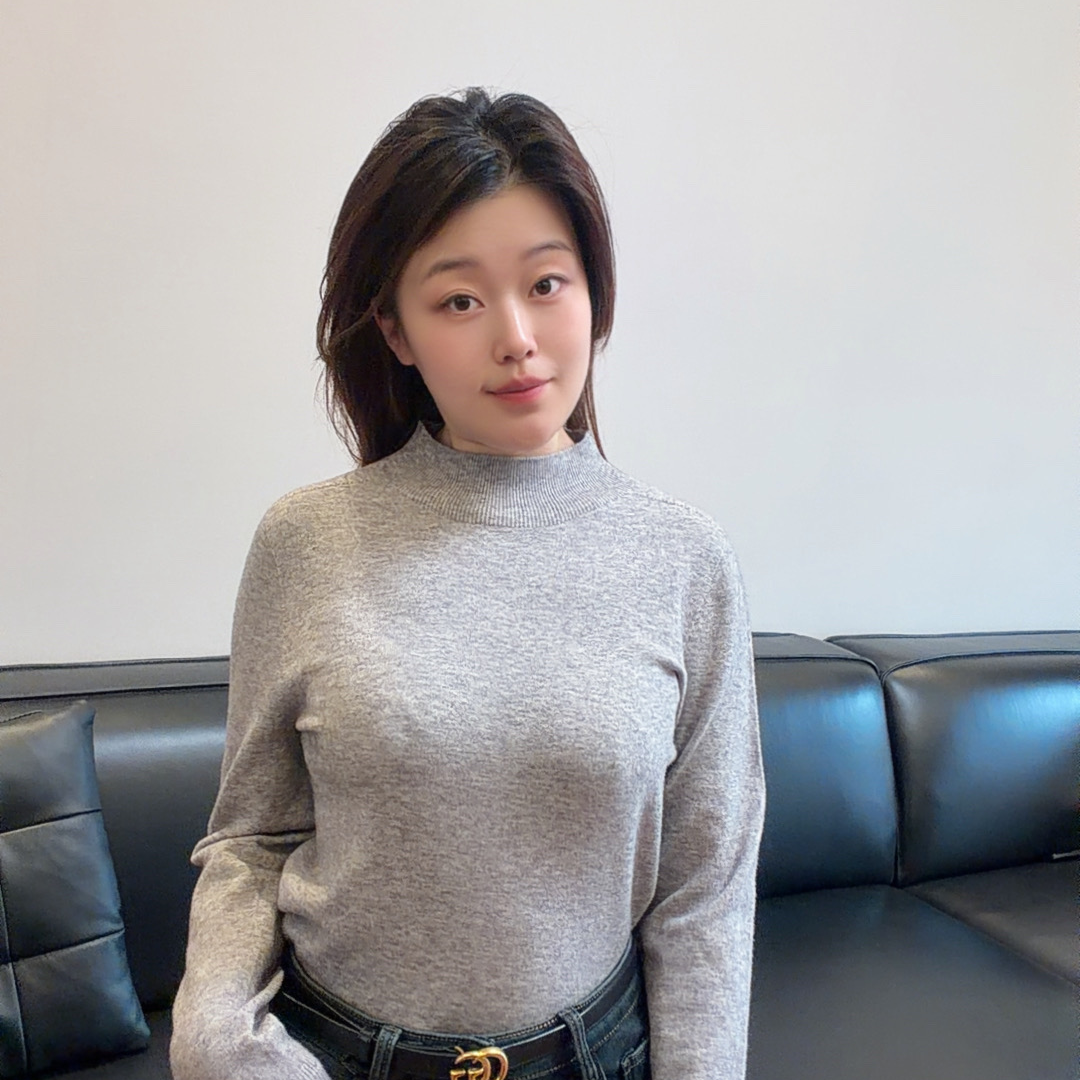 修身型浅灰色半高领长袖针织纯色毛针织衫百搭高领毛衫