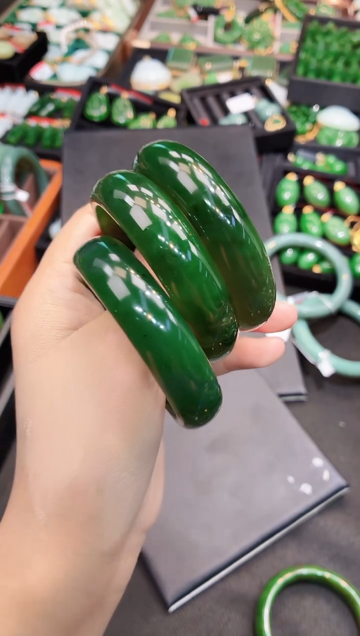 未镶嵌手镯和田玉52-54多样性发一