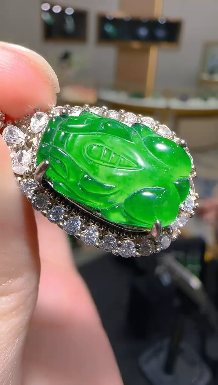 【闪购商品】翡翠吊坠(不含链)银S925镶嵌天然翡翠A货多样性发一件