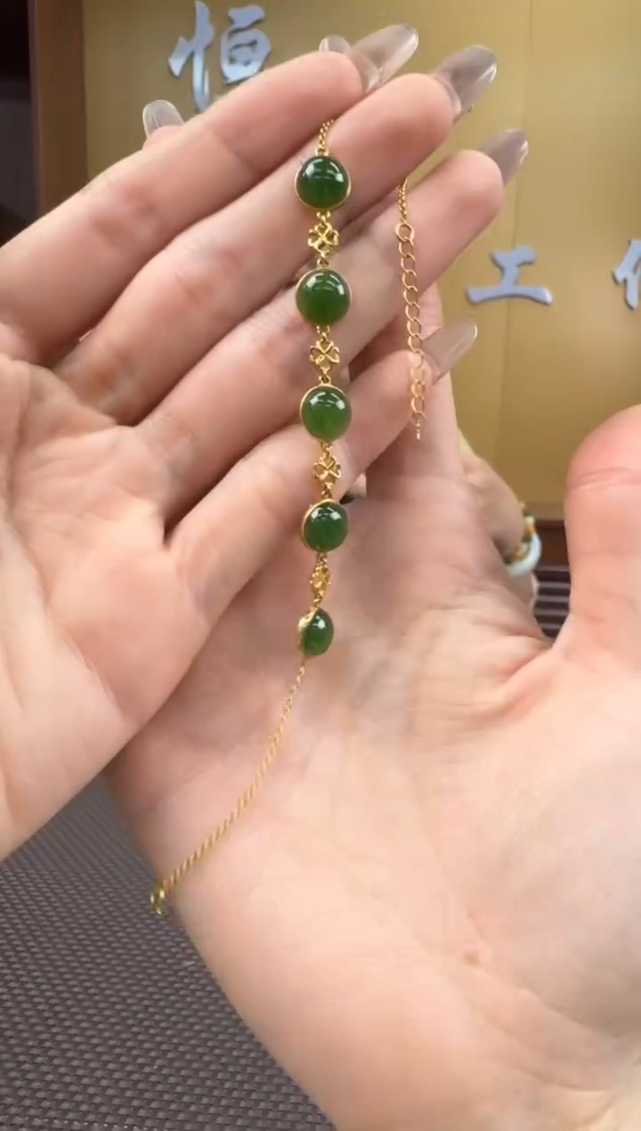 【闪购商品】和田玉挂件18K金镶嵌挂件