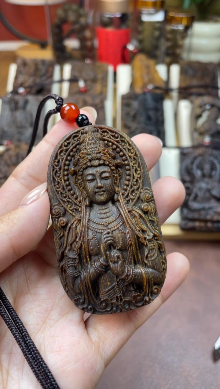木木雕款芽庄  合十观音 7cm 送养香瓶