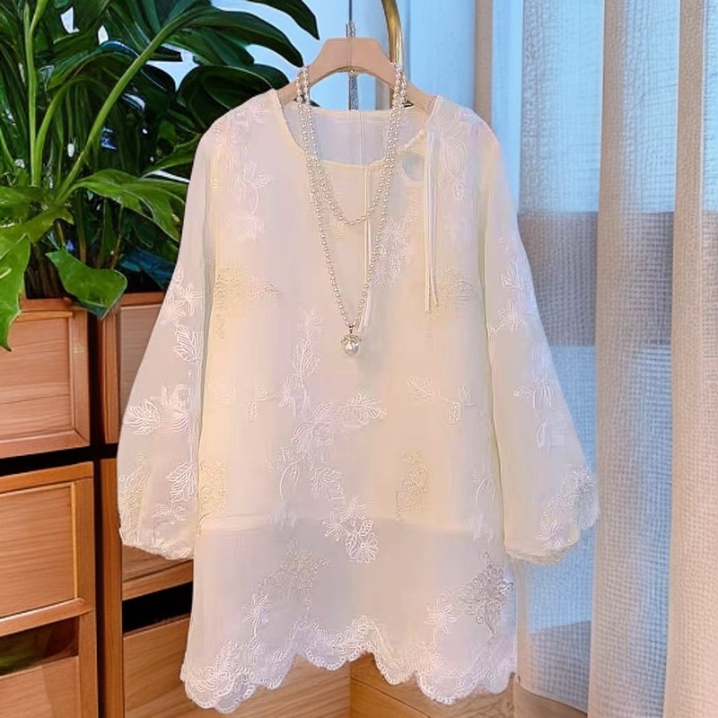 妍 大码欧货时尚重工刺绣花朵加内衬防晒长袖遮肉显瘦衬衫