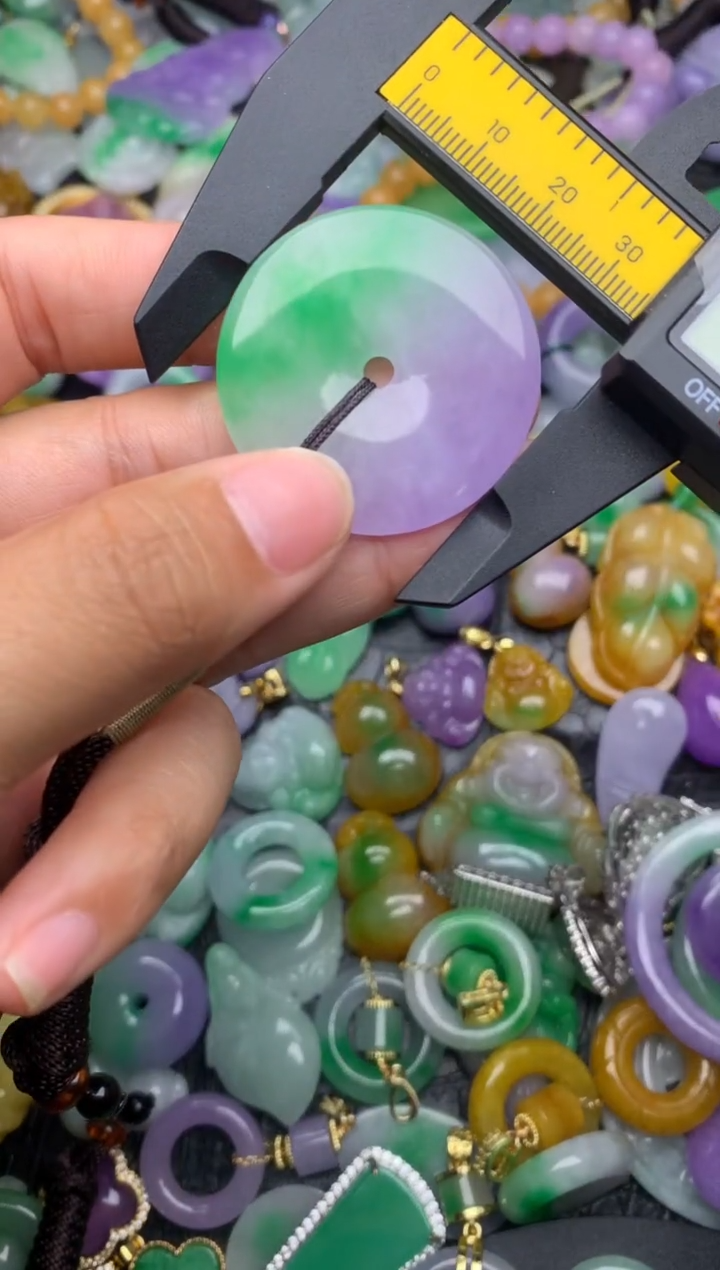 颈饰未镶嵌翡翠缅甸翡翠吊坠