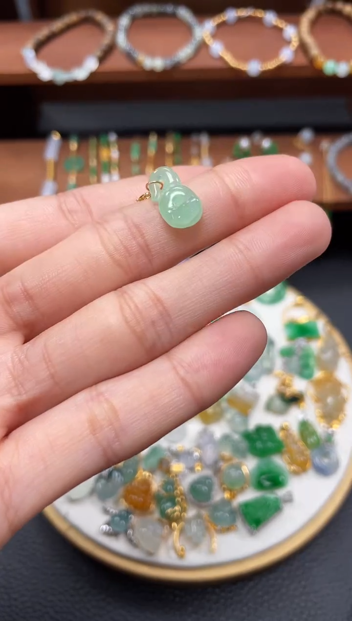 【闪购商品】翡翠吊坠(不含链)18K金镶嵌一个   JK271