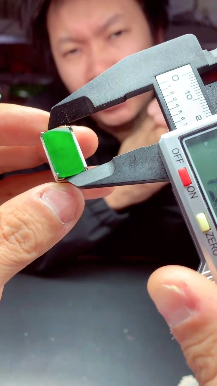 【闪购商品】定制翡翠未镶嵌W多样性发货拍一发一