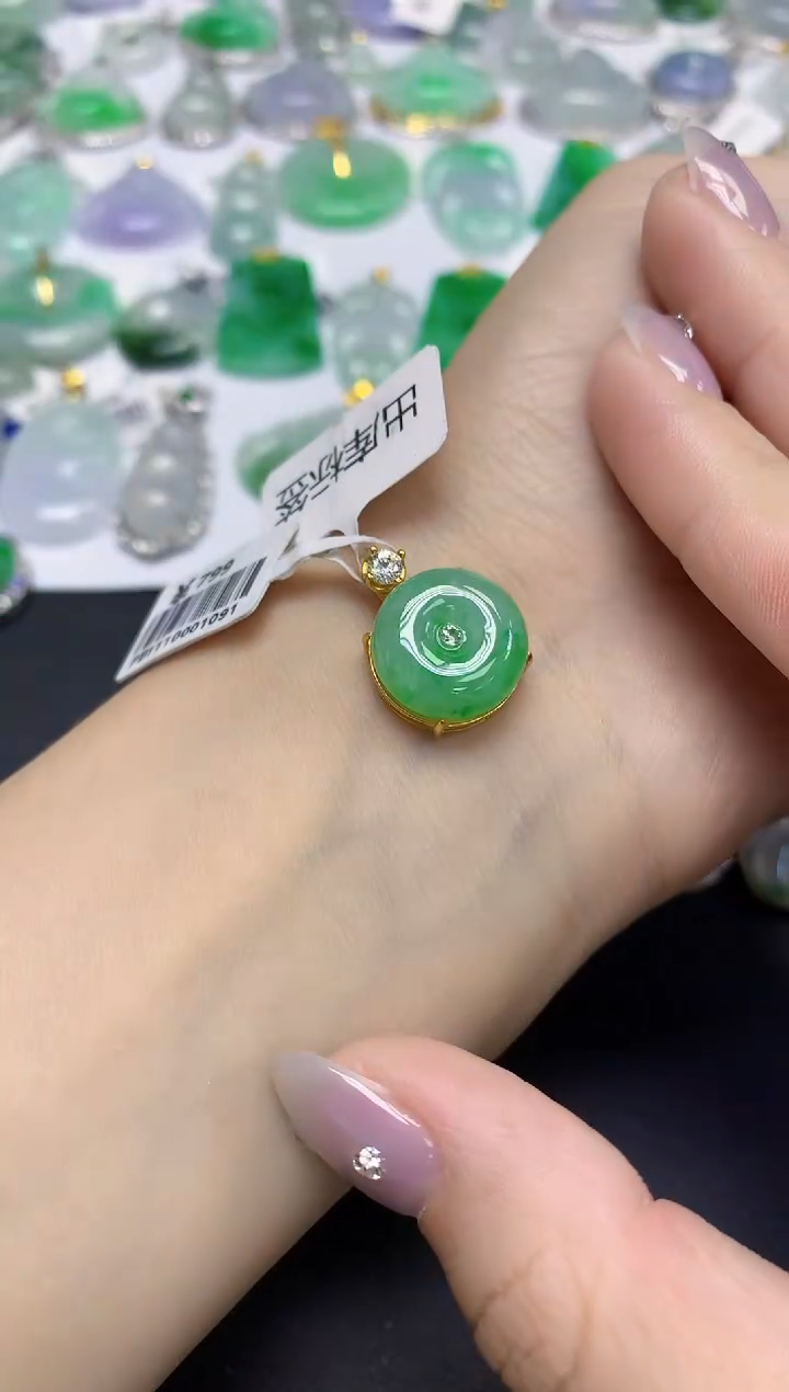 颈饰未镶嵌翡翠天然缅甸翡翠A货多样性发一件