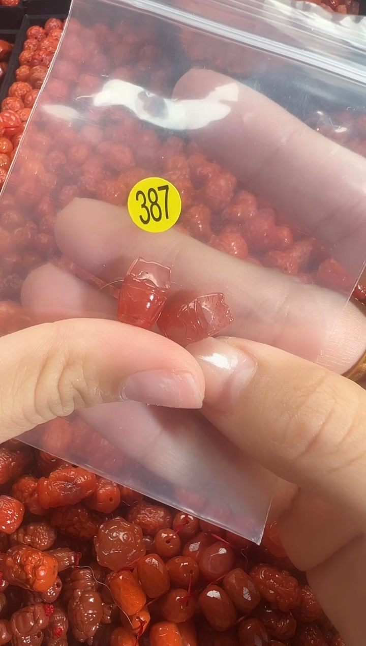 颈饰未镶嵌南红玛瑙1