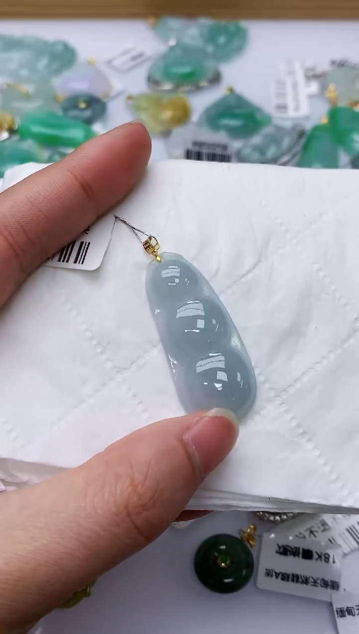 颈饰18K金镶嵌翡翠天然A货