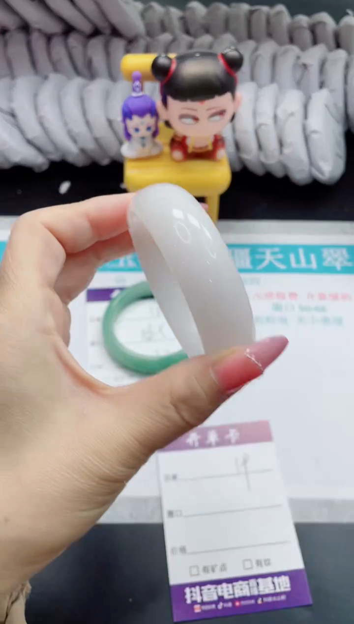 【闪购商品】石英质玉未镶嵌手镯19