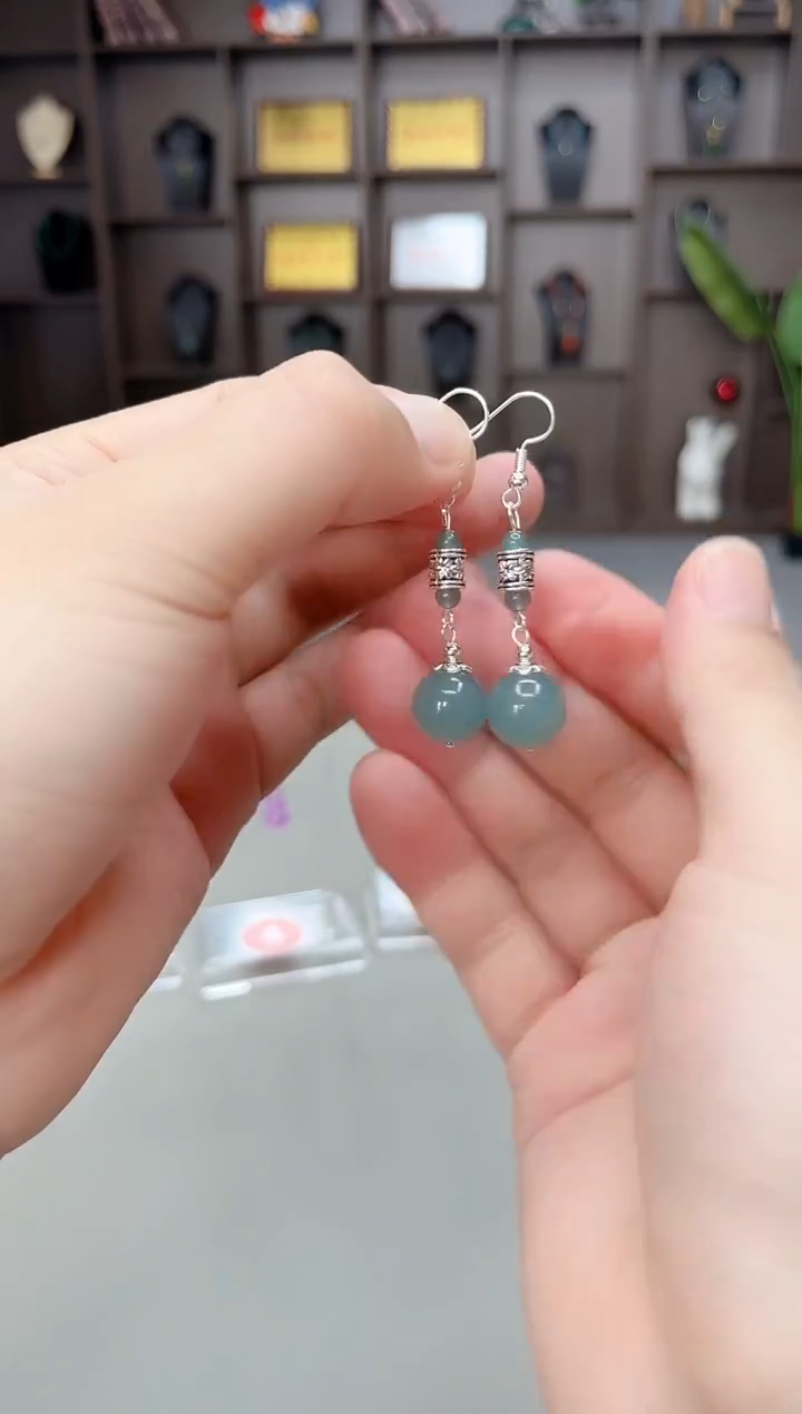 未镶嵌石英质玉（天山翠）耳饰420000