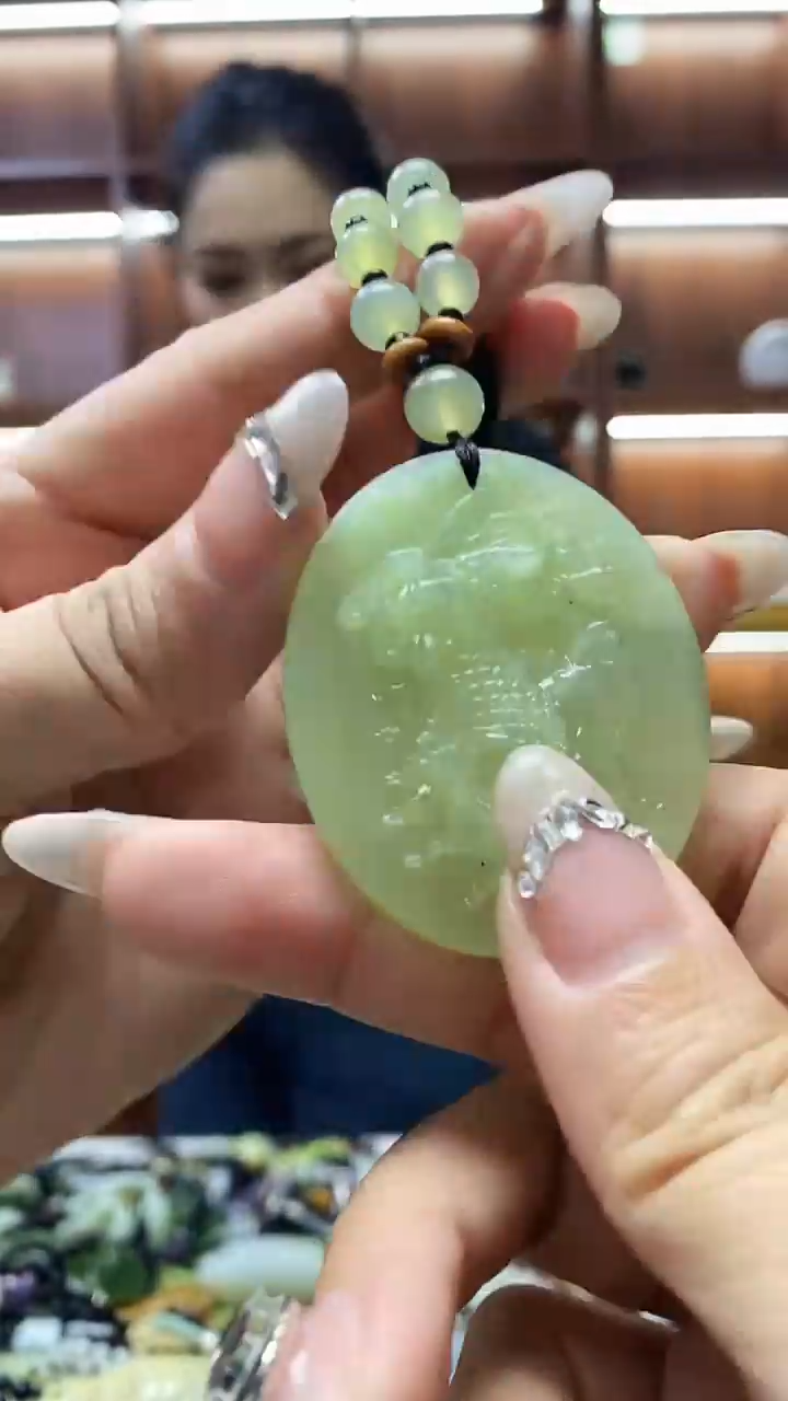 未镶嵌岫玉挂件 