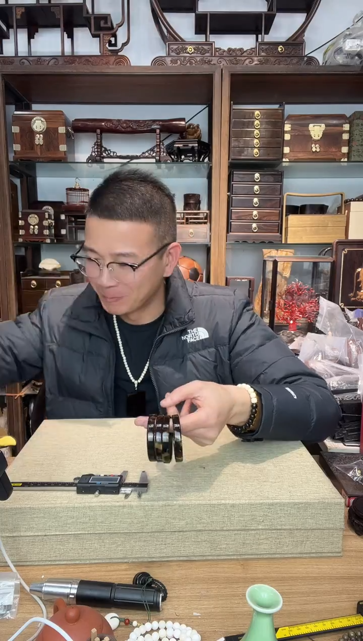 乌木类书架662活口手镯