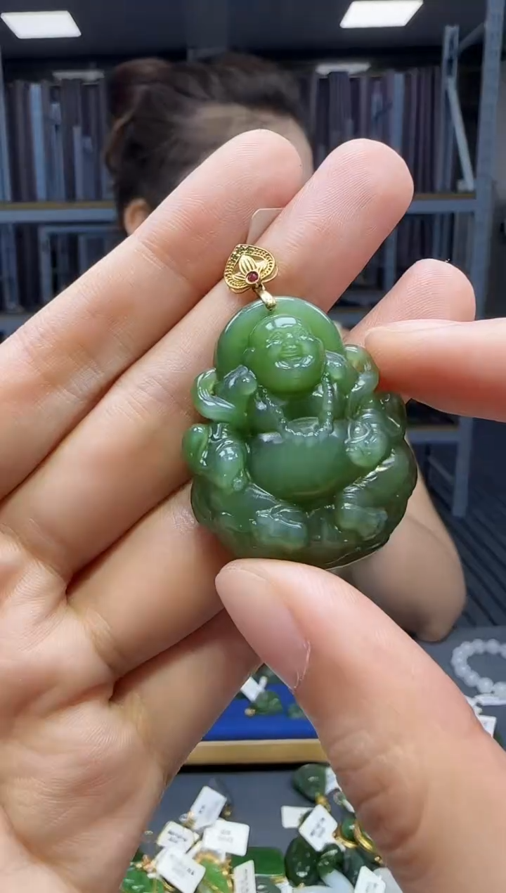 和田玉18K金镶嵌挂件1