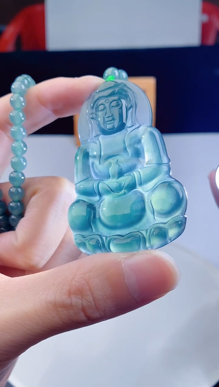 颈饰未镶嵌翡翠  