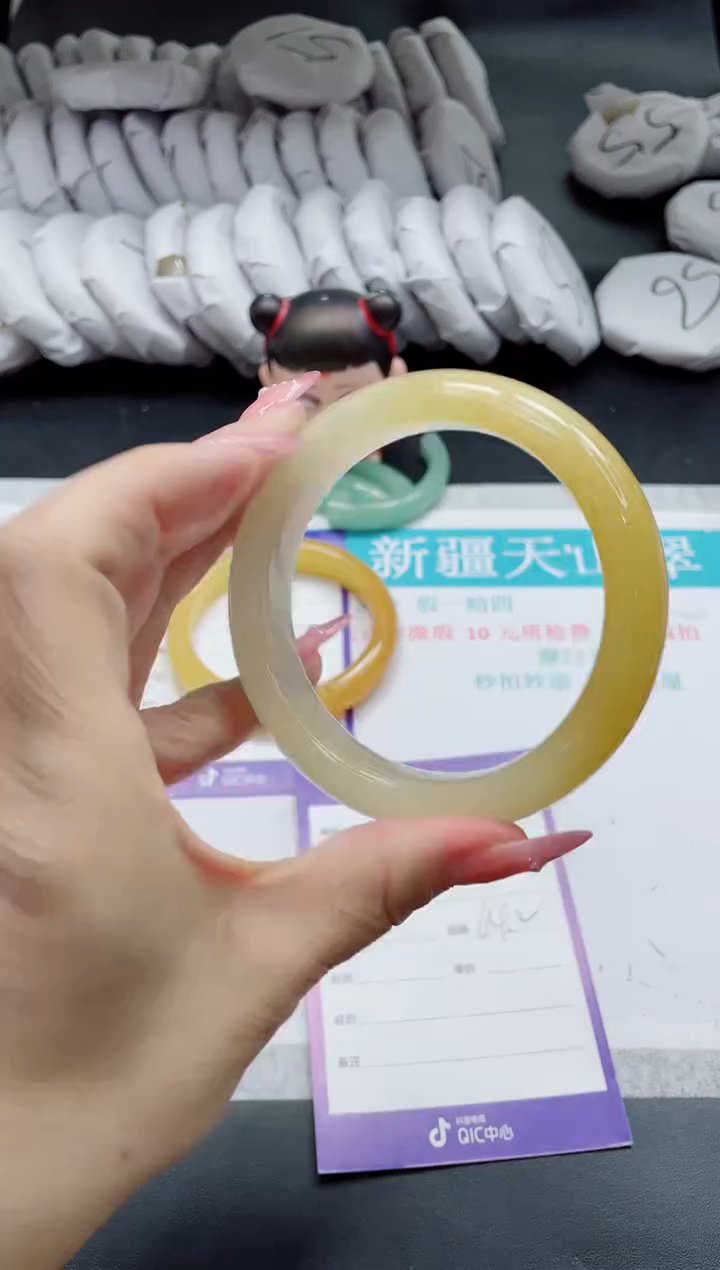 石英质玉未镶嵌手镯226