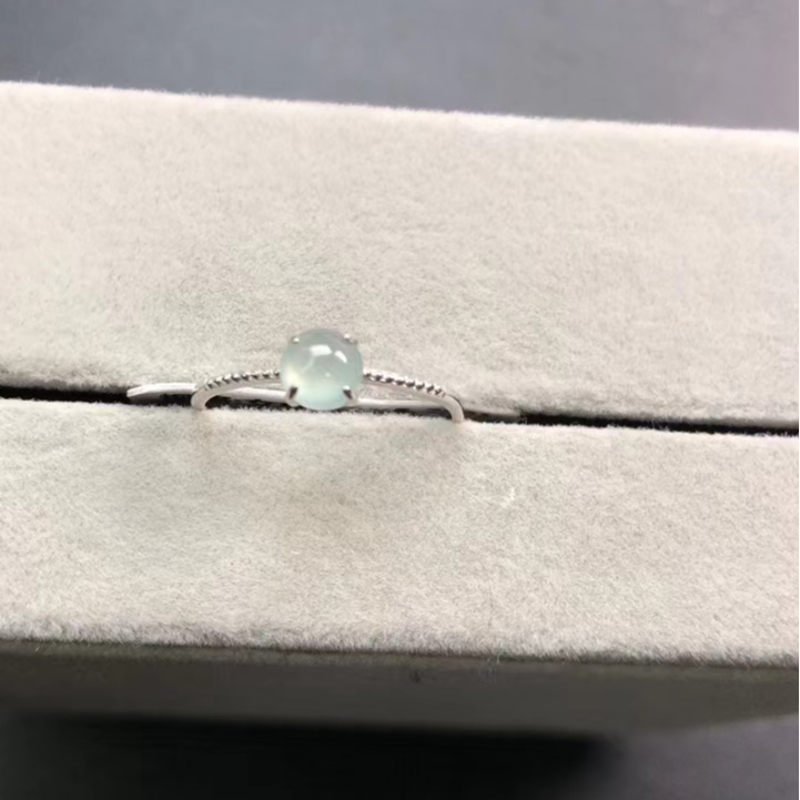 银镶天然翡翠戒指