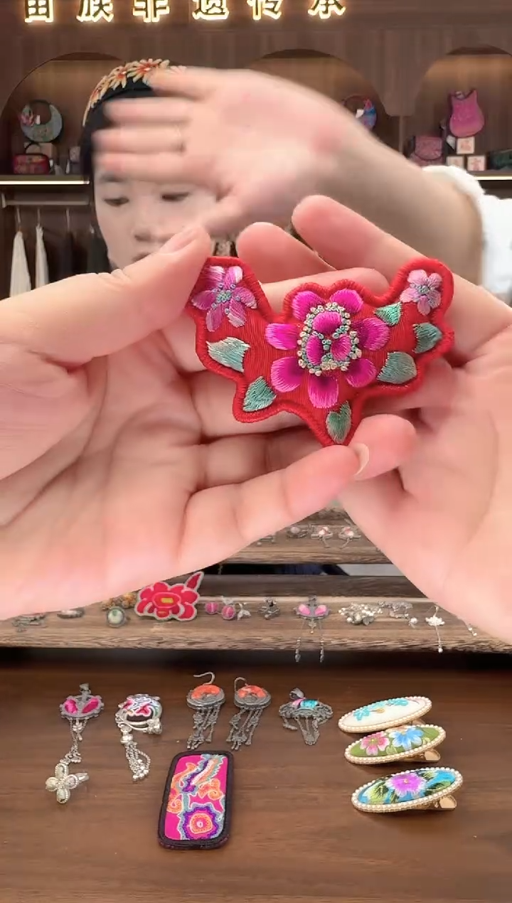 织绣扶光苗绣传承24