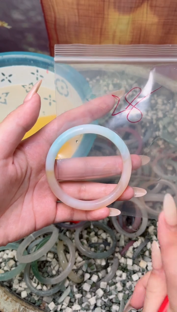 玛瑙/玉髓手镯未镶嵌28-59圈口