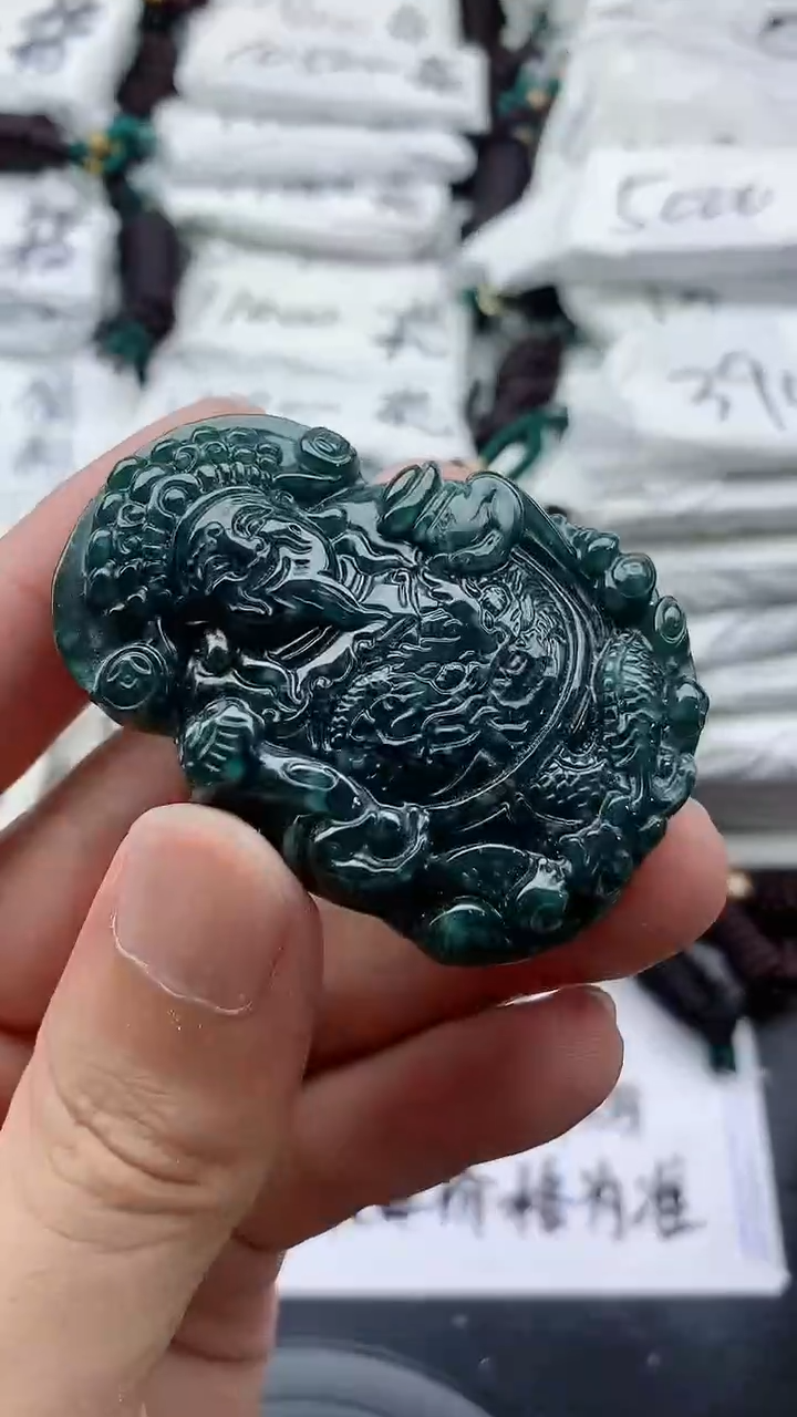 翡翠未镶嵌颈饰88888888