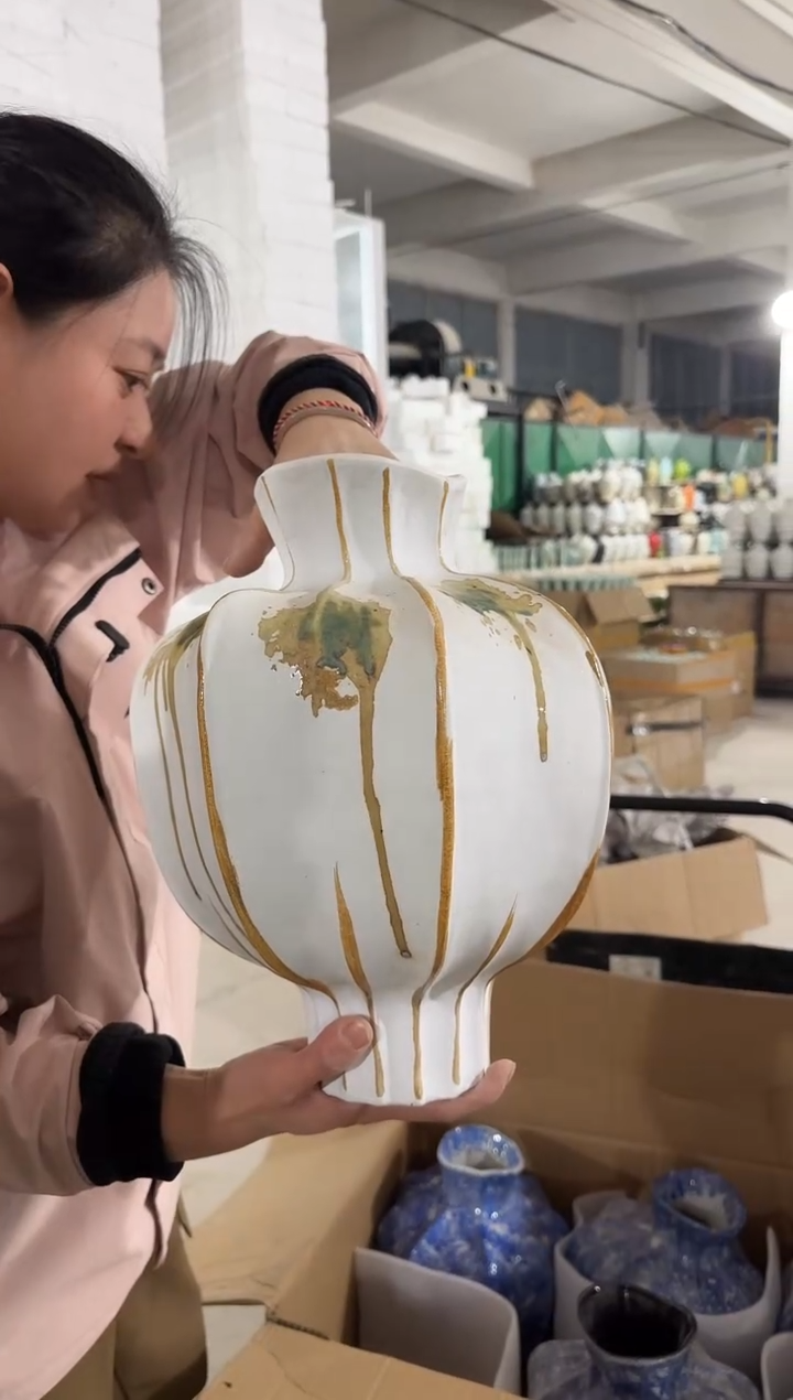 景德镇瓷器白金色南瓜瓶